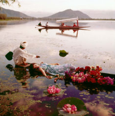 Floating with Flowers, Dal Lake, Kashmir, 1956 – Most Beautiful Picture